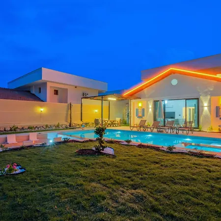 Ader Doga Villalari 4 * Eskiomerler